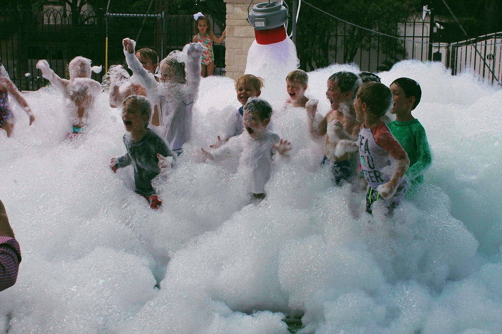 http://www.bouncealotnmore.com/cdn/shop/products/FoamMachineKidsParty_1024x1024.jpg?v=1651894891